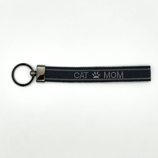CAT MOM -  Vävd broderad nyckelring