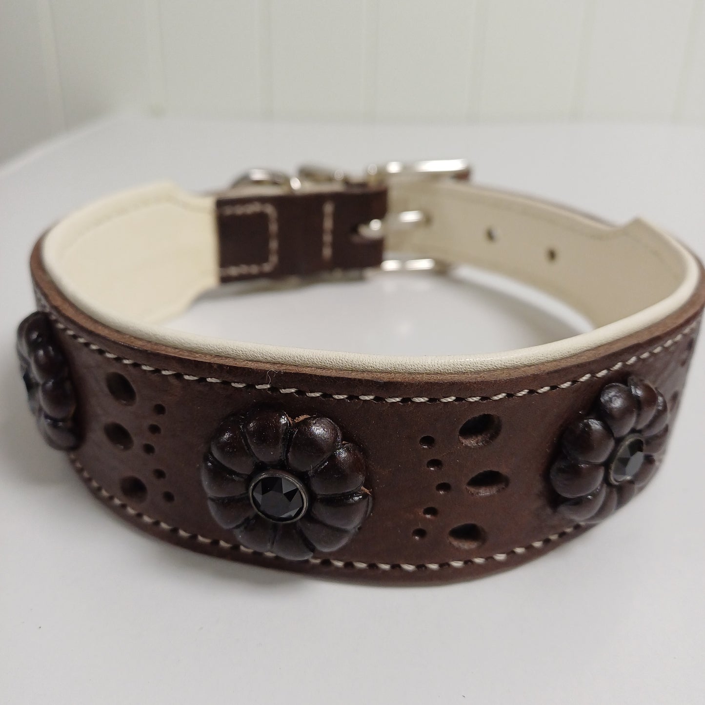 Hunter Virginia Rose - Mjukt nappaläder och robust oxläder med Swarovski-kristaller