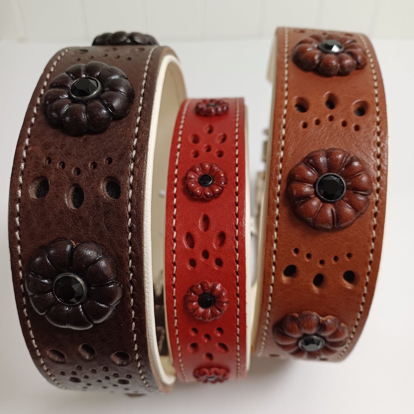 Hunter Virginia Rose - Mjukt nappaläder och robust oxläder med Swarovski-kristaller