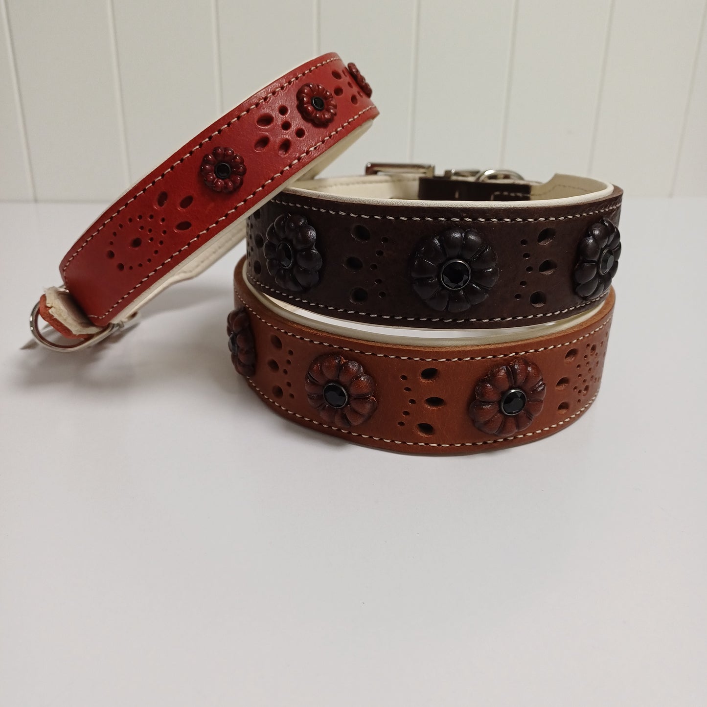 Hunter Virginia Rose - Mjukt nappaläder och robust oxläder med Swarovski-kristaller