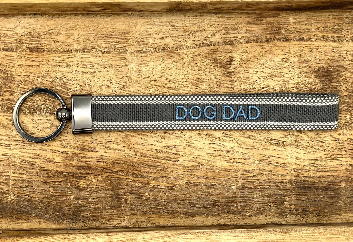 DOG DAD Vävd broderad nyckelring